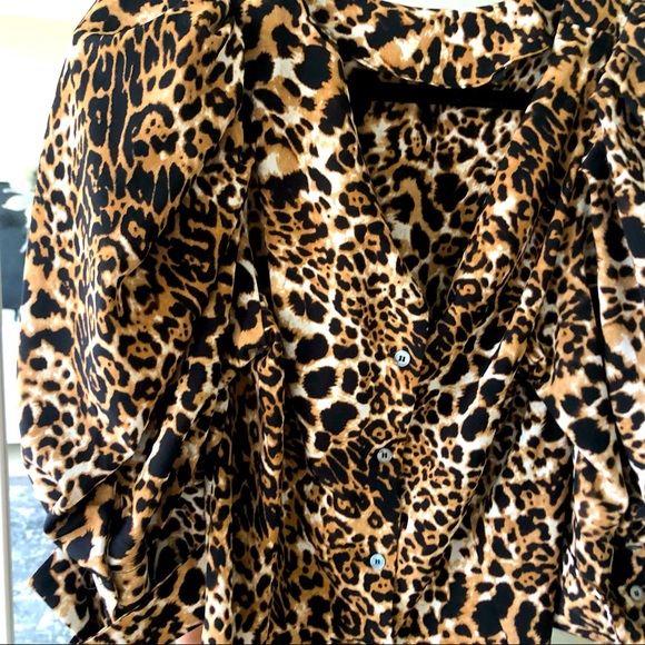 NEW LUXURY ANIMAL PRINT PUFF SLEEVE BLOUSE - Picture 4 of 9